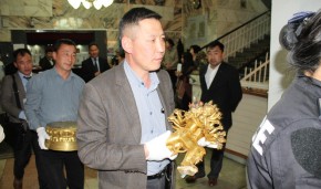 “ Эрдэнэ зуу” музейгээс алдагдсан долоон бурхныг хүлээлгэн өглөө